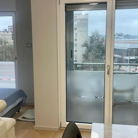 Centrally Located In Apartment