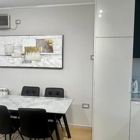 Apartamento Centrally Located In